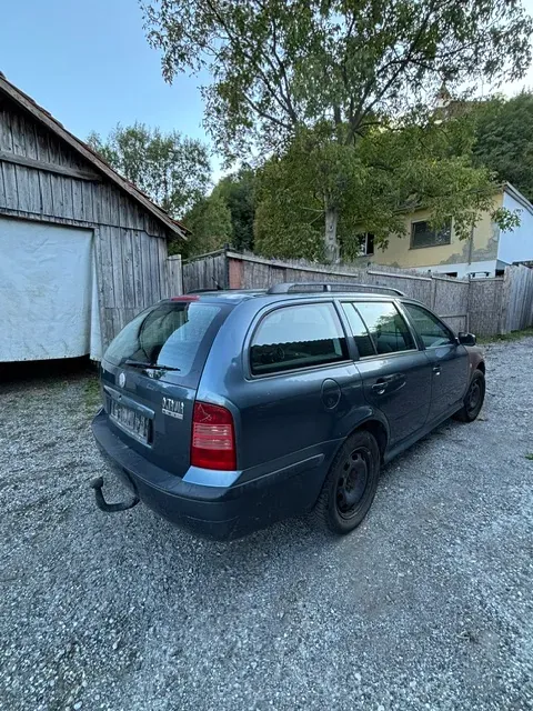 Skoda Octavia 2004 photo 3