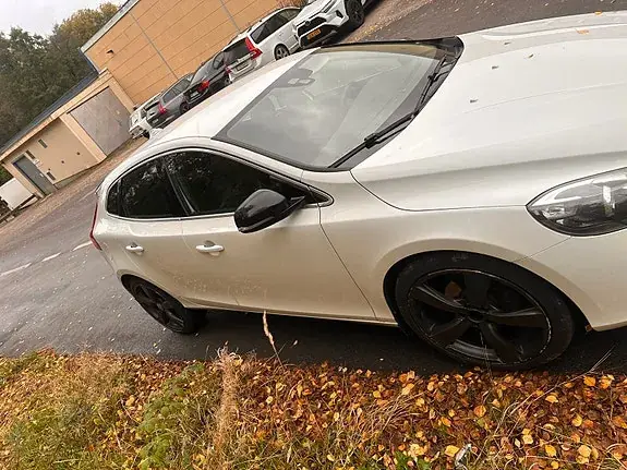 Volvo V40 2014 photo 3