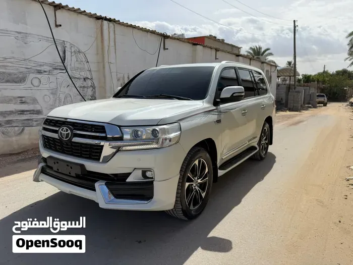 Toyota Land Cruiser Gxr