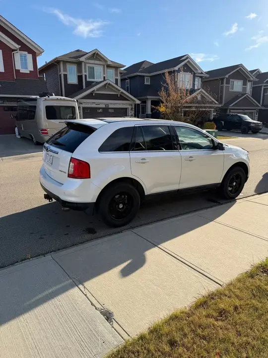 Ford Edge 2012 photo 2