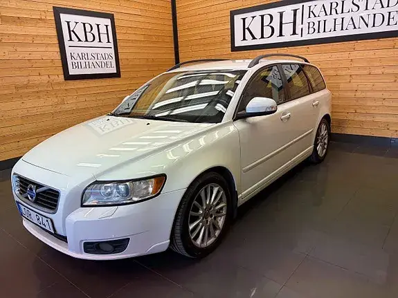 Volvo V50 2011 photo 2