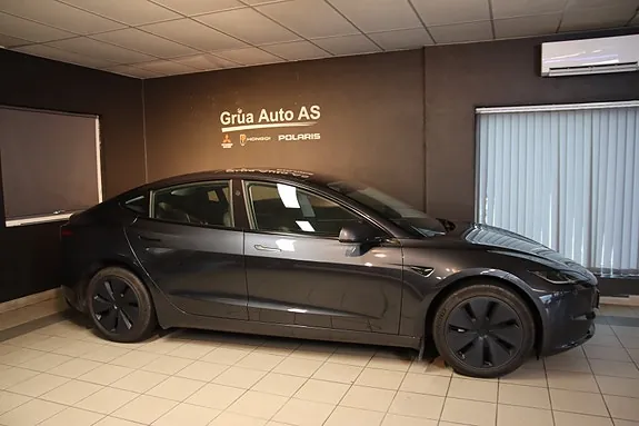 Tesla Model 3 2024 photo 2