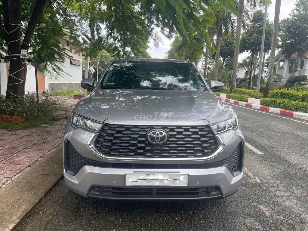 Toyota Innova Cross