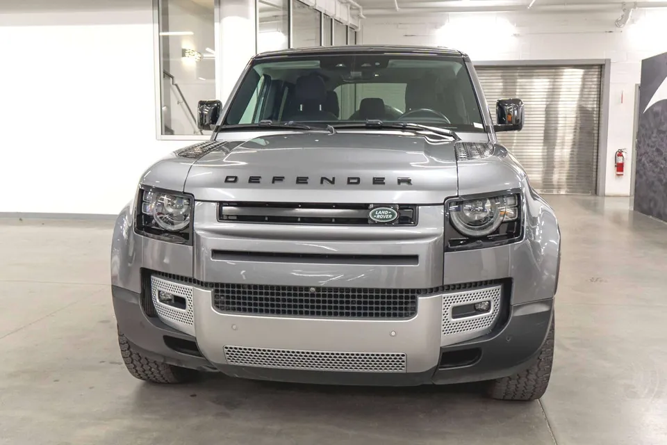 Land Rover Defender 2024 photo 5
