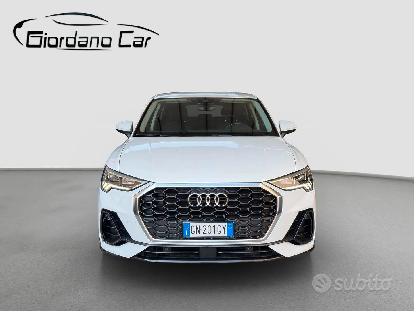 Audi Q3 2023 photo 2