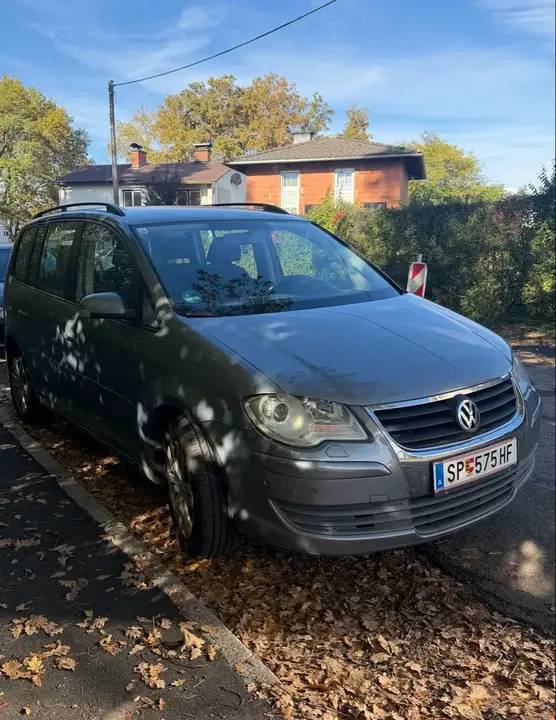 Volkswagen Touran 2007 photo 2