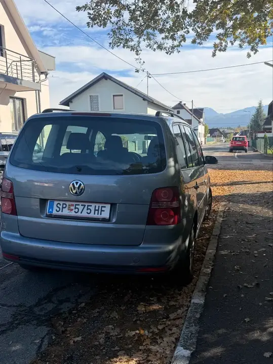 Volkswagen Touran 2007 photo 3