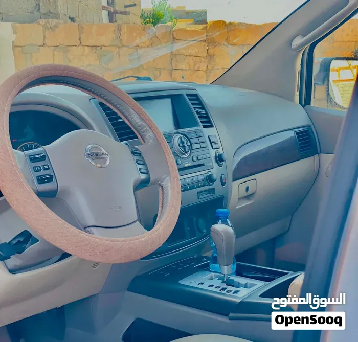Nissan Armada 2012 photo 4
