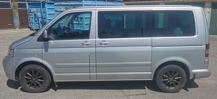 Volkswagen Multivan 2008 photo 3