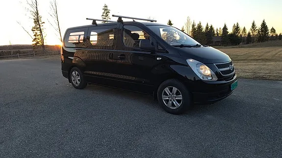 Hyundai H1 2012 photo 2