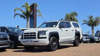 Mitsubishi Triton 2024 photo 2