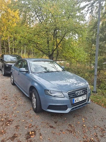 Audi A4 2010 photo 2