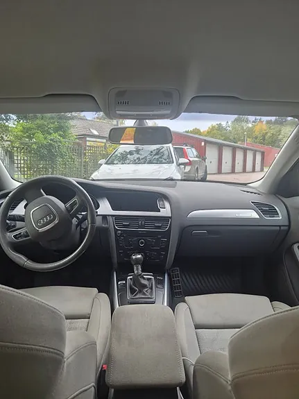 Audi A4 2010 photo 5