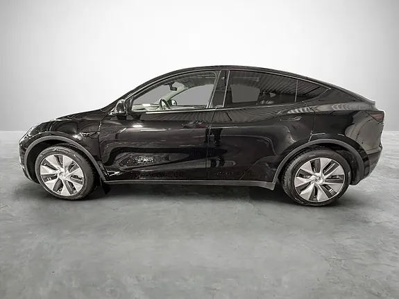 Tesla Model Y 2024 photo 2