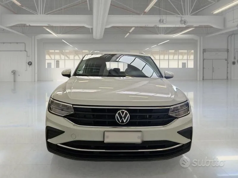Volkswagen Tiguan 2022 photo 2