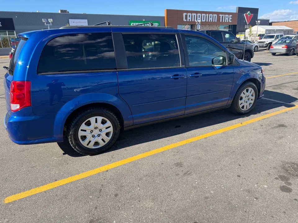 Dodge Grand Caravan 2013 photo 3