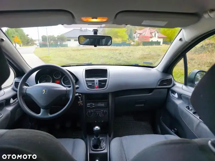 Peugeot 207 2007 photo 3