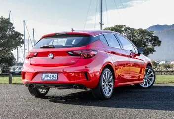 Holden Astra 2018 photo 4