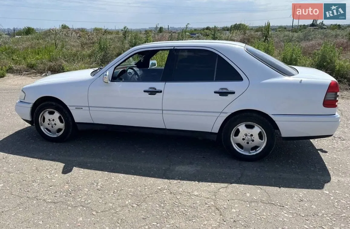 Mercedes-Benz C-Class 1995 photo 3