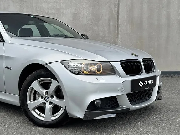 BMW 318I 2009 photo 2