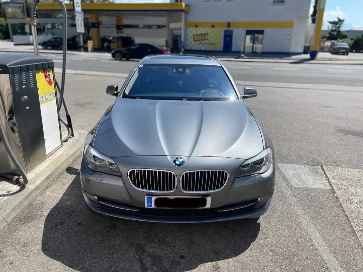 BMW 5 Series 2013 photo 2