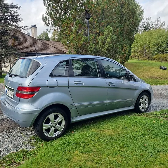 Mercedes-Benz B170