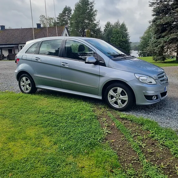 Mercedes-Benz B170 2009 photo 4