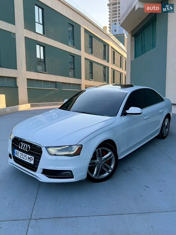 Audi A4 2014 photo 2