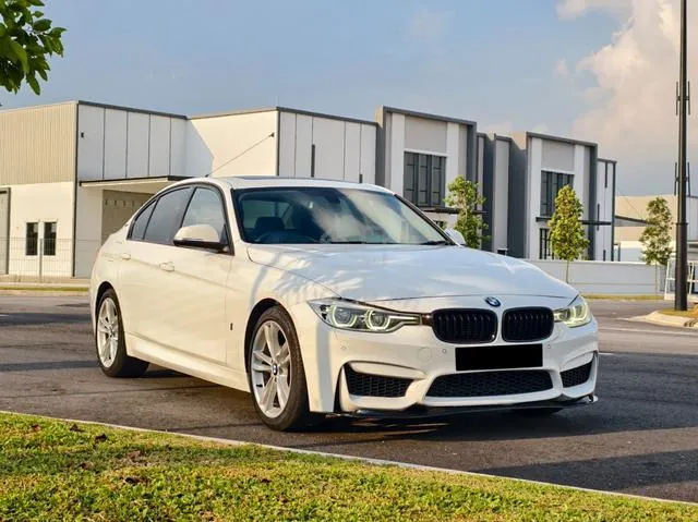 BMW 330E