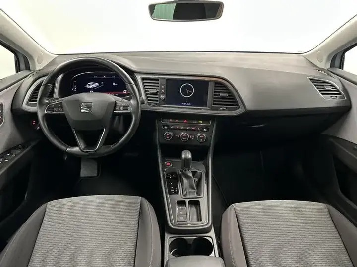 Seat Leon 2019 photo 2