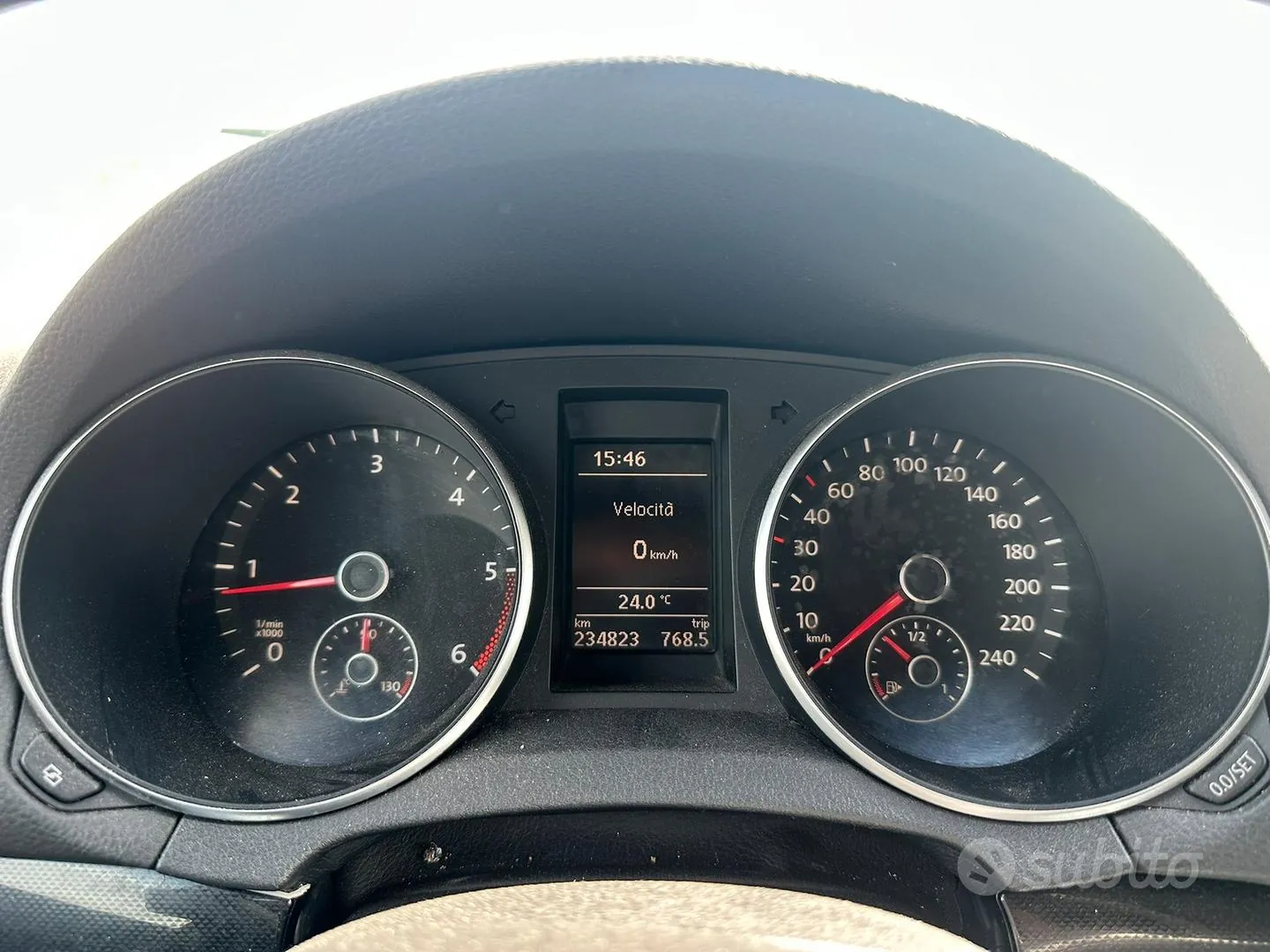 Volkswagen Golf 2010 photo 4
