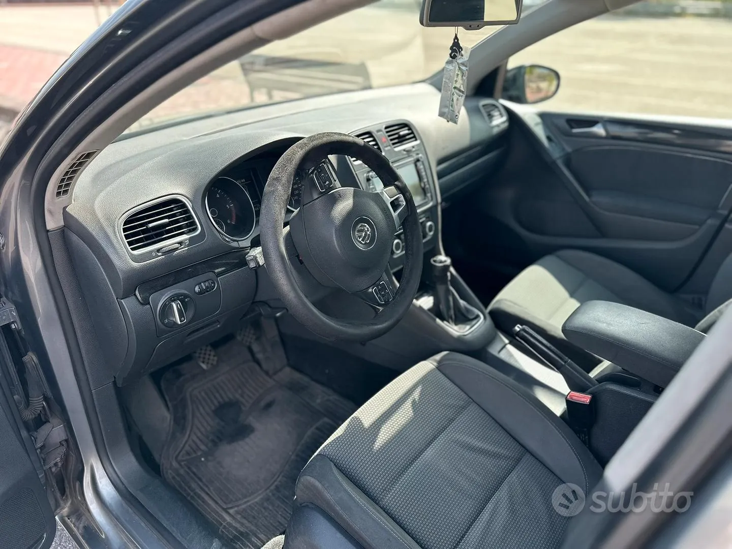 Volkswagen Golf 2010 photo 5