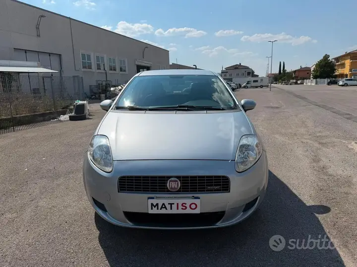 Fiat Grande Punto 2008 photo 2