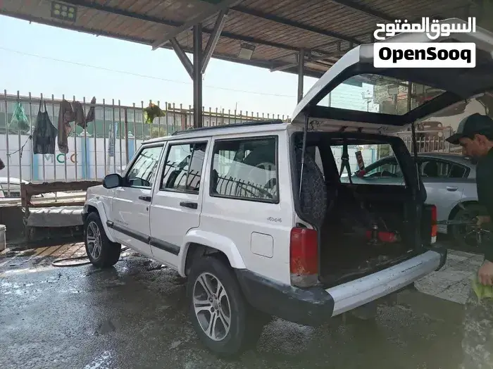 Jeep Cherokee 2000 photo 3
