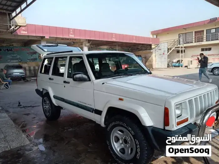 Jeep Cherokee 2000 photo 2