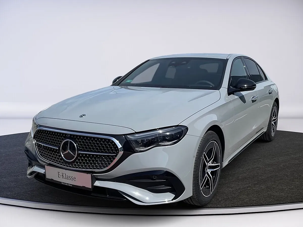 Mercedes-Benz E-Class photo 3
