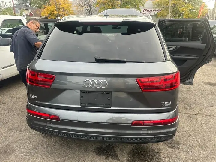 Audi Q7 2017 photo 4