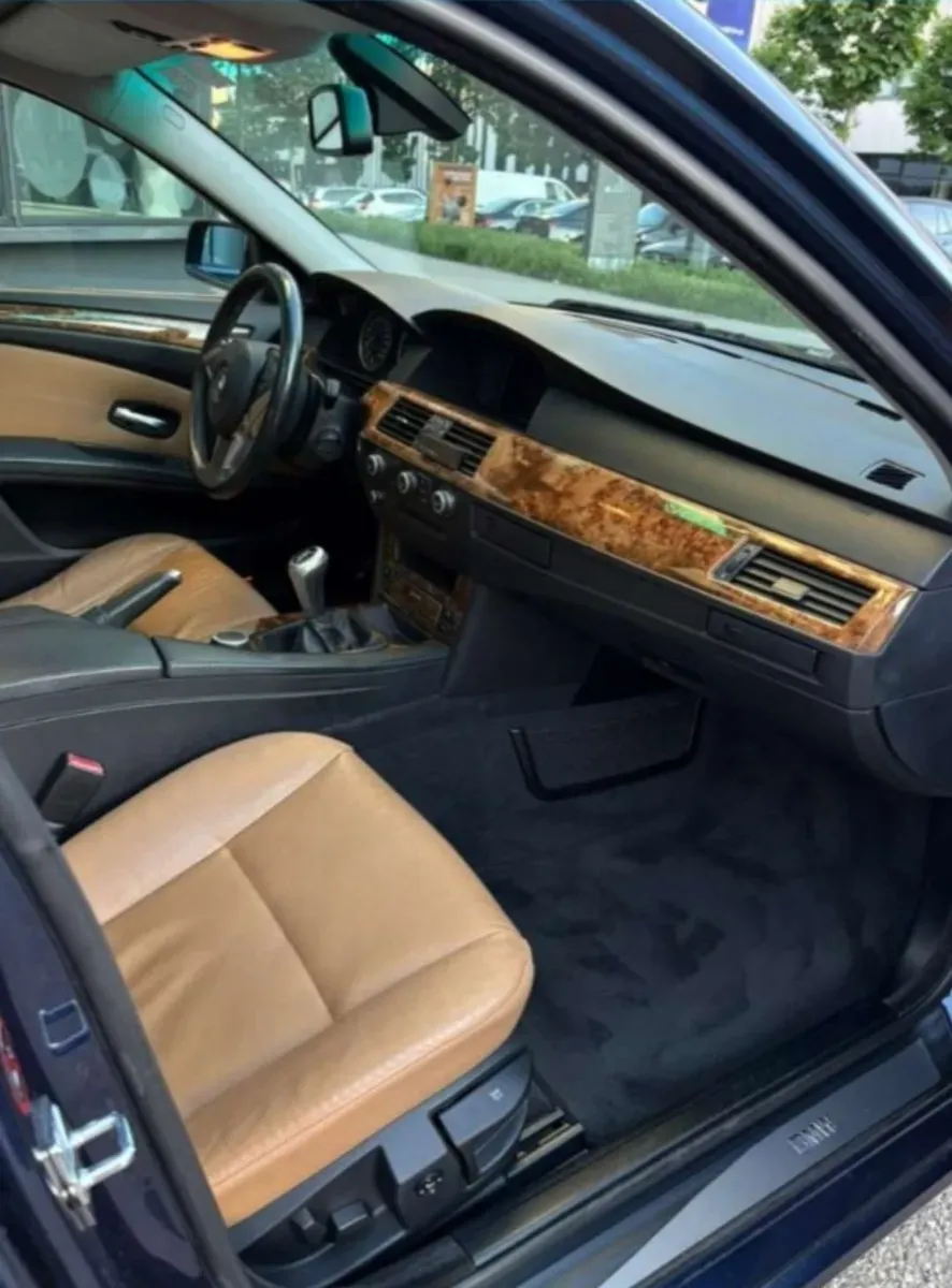BMW 5 Series 2008 photo 2