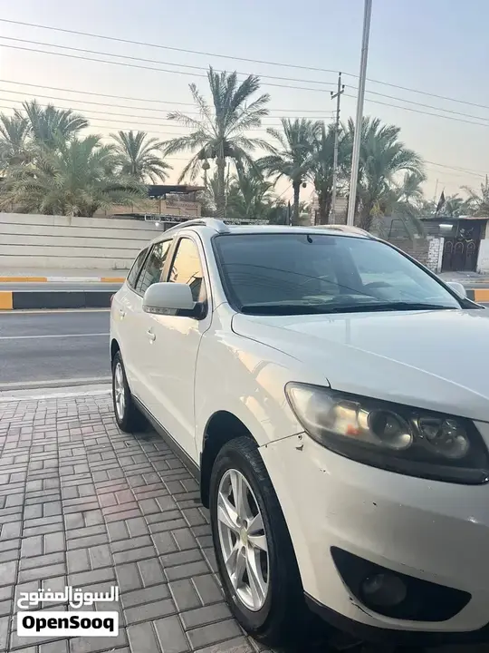 Hyundai Santa Fe 2012 photo 2