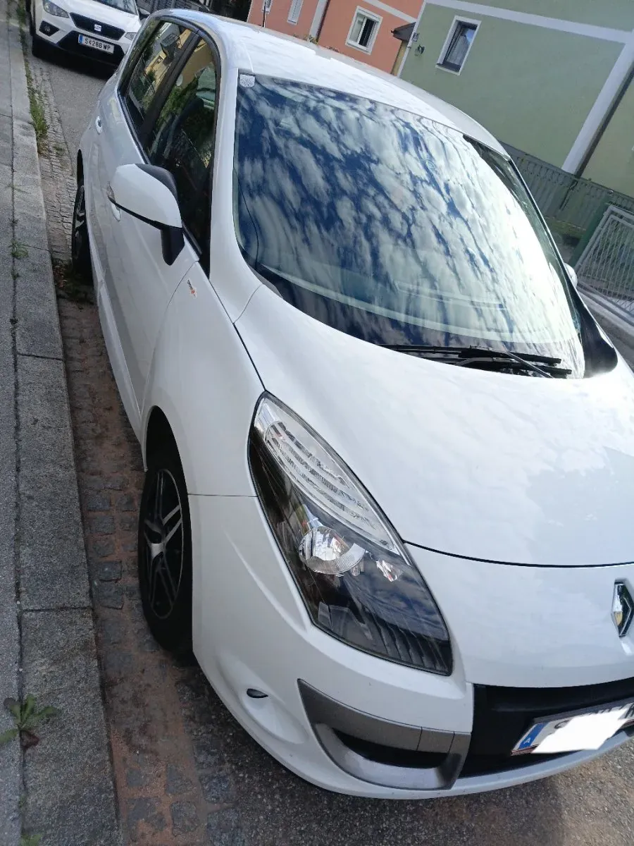 Renault Scenic 2011 photo 3