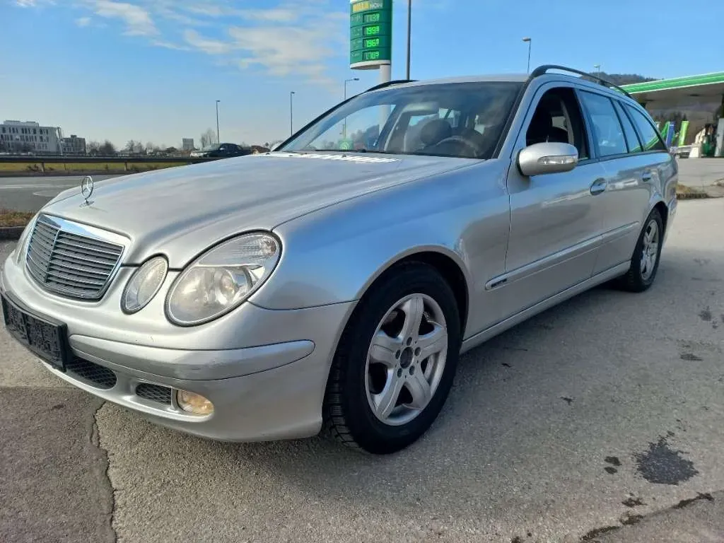 Mercedes-Benz E-Class 2006 photo 2