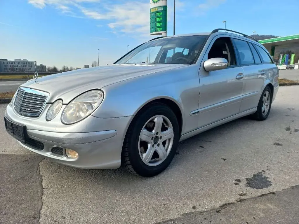 Mercedes-Benz E-Class 2006 photo 3