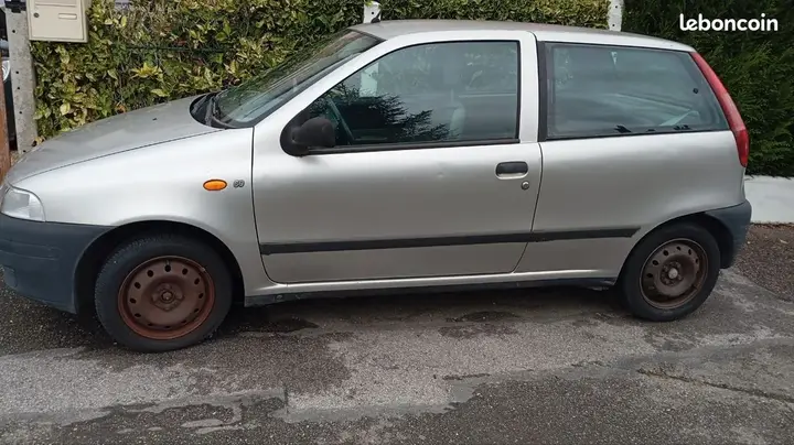 Fiat Punto 1996 photo 2