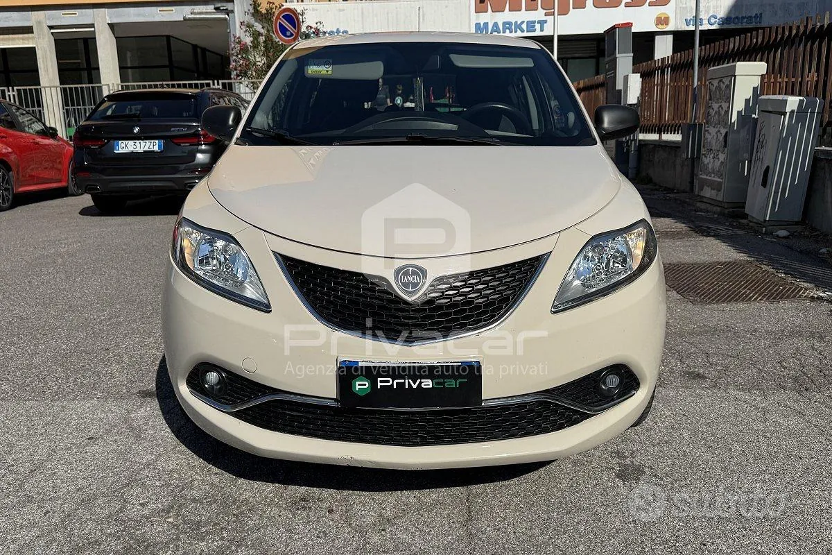 Lancia Ypsilon 2017 photo 2