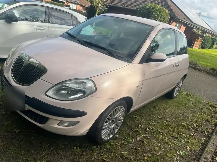 Lancia Ypsilon