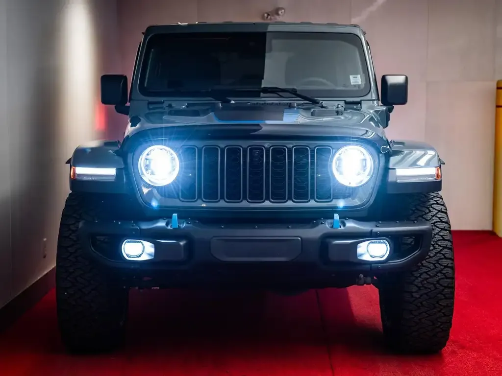 Jeep Wrangler 2024 photo 2