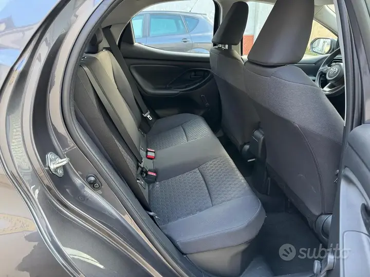 Toyota Yaris 2023 photo 5
