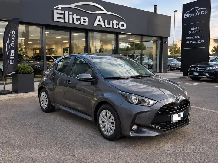 Toyota Yaris 2023 photo 2