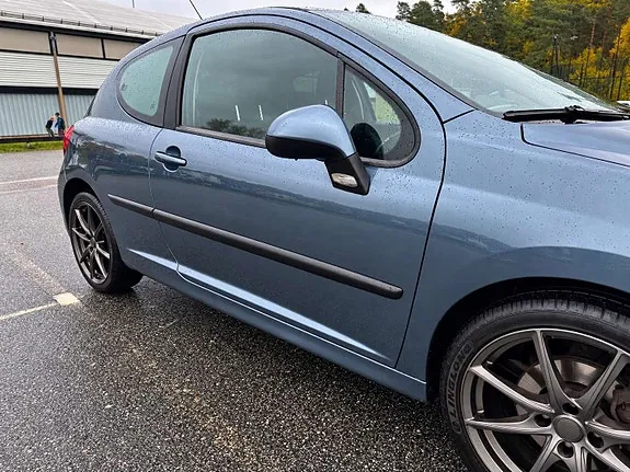 Peugeot 207 2007 photo 3