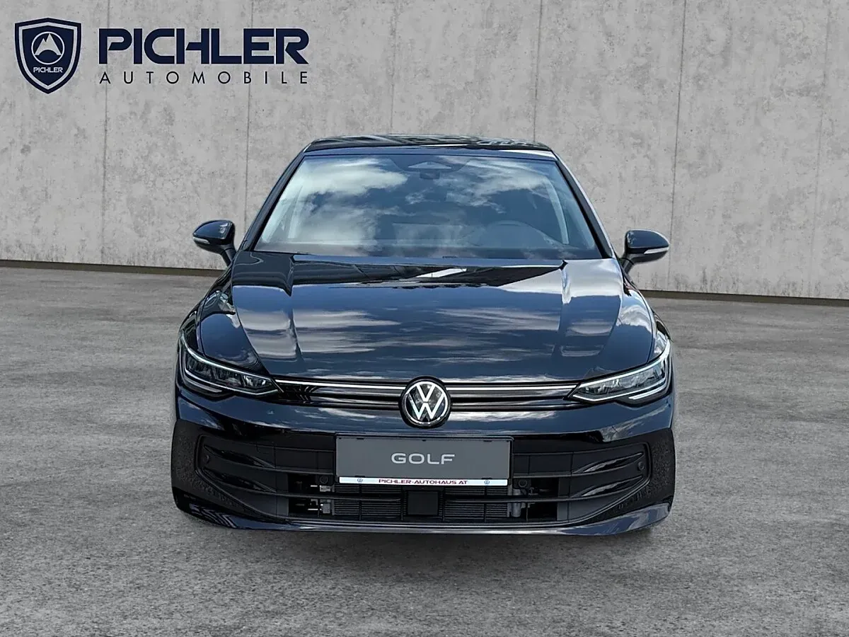 Volkswagen Golf 2026 photo 2